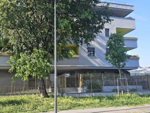 box auto in vendita a Milano in zona Montalbino
