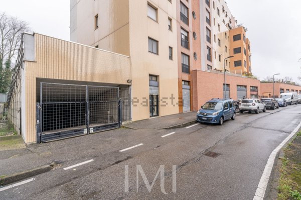 box auto in vendita a Milano in zona Gratosoglio