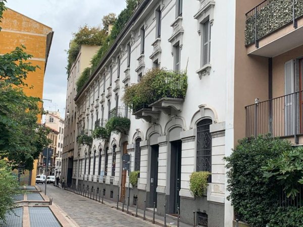 appartamento in vendita a Milano in zona Porta Garibaldi