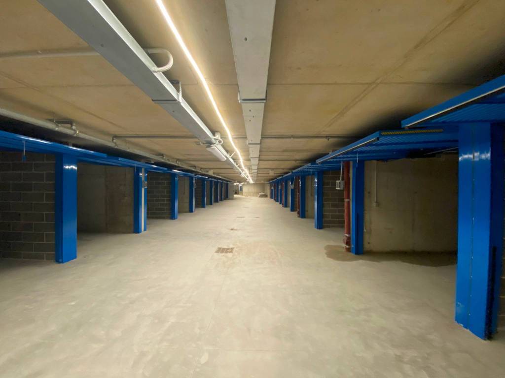 box auto in vendita a Milano in zona Lorenteggio