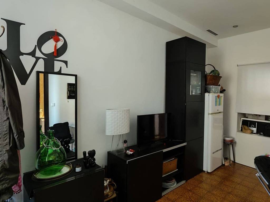 appartamento in vendita a Milano in zona Bullona