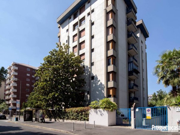 appartamento in vendita a Milano in zona Bande Nere