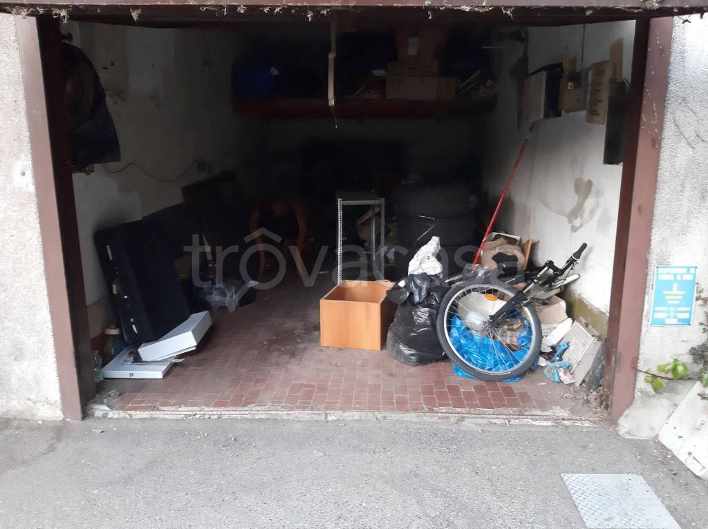 box auto in vendita a Milano in zona Restocco Maroni