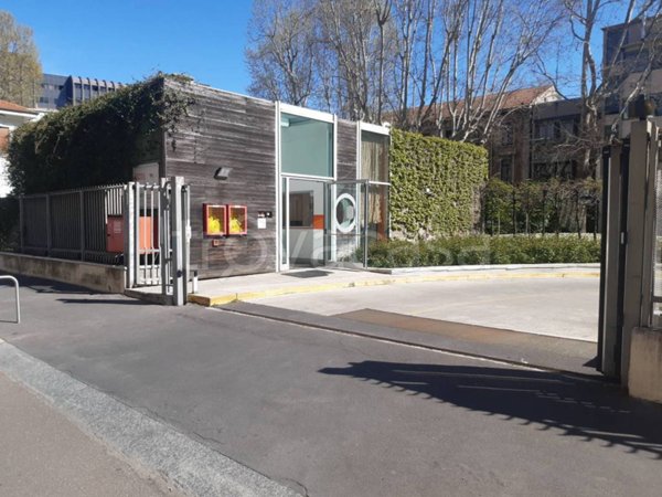 box auto in vendita a Milano in zona Guastalla
