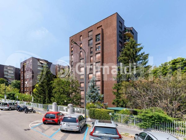 appartamento in vendita a Milano in zona Lorenteggio