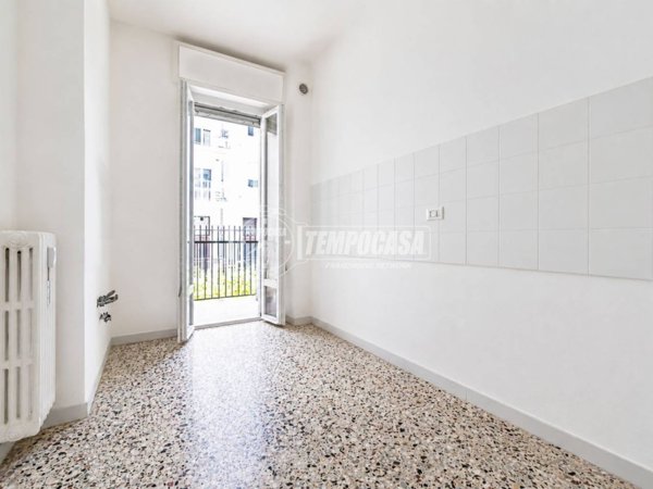 appartamento in vendita a Milano in zona Lorenteggio