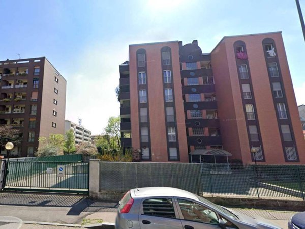 appartamento in vendita a Milano in zona Montalbino