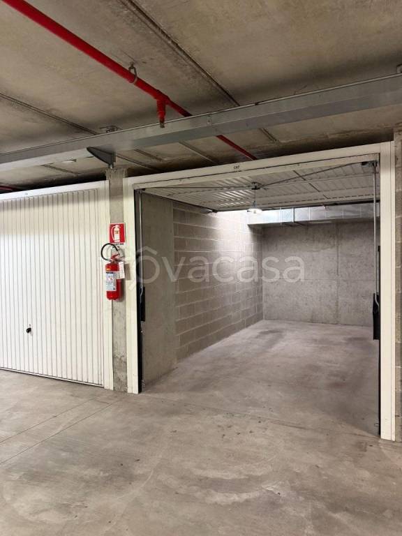 box auto in vendita a Milano in zona Bocconi