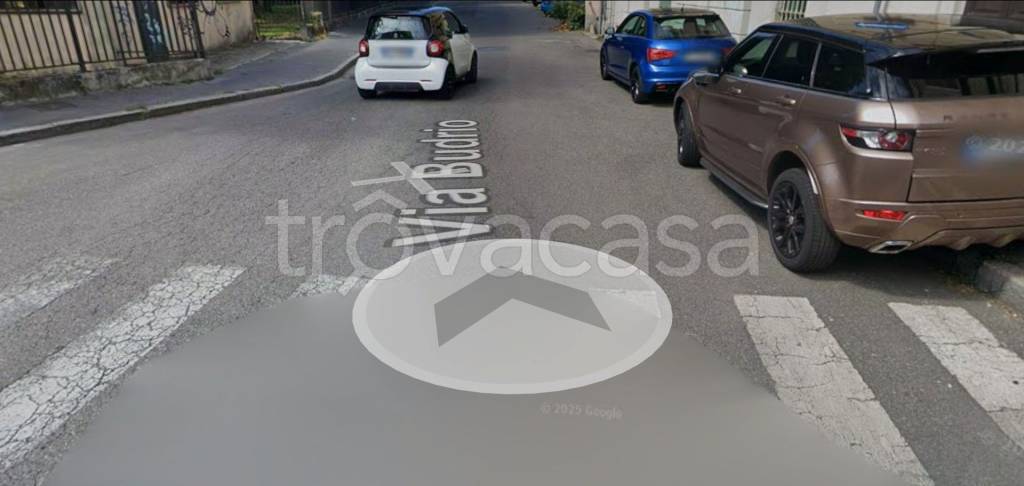 box auto in vendita a Milano in zona Baggio