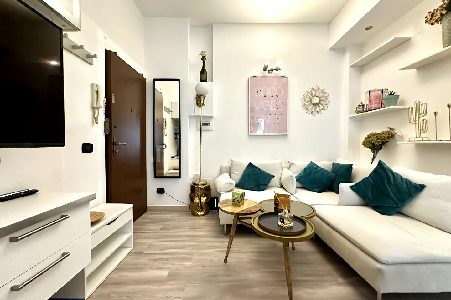 appartamento in vendita a Milano in zona Tibaldi