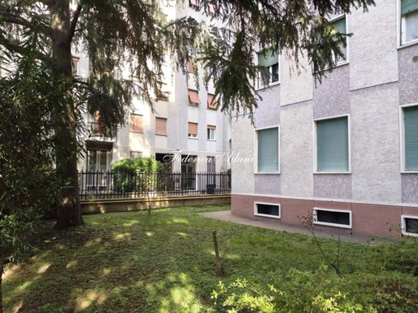 ufficio in vendita a Milano in zona Loreto