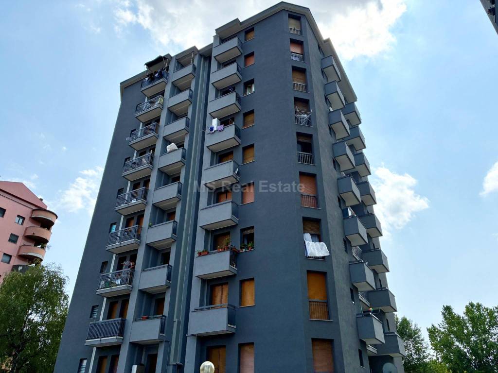 appartamento in vendita a Milano in zona Trenno