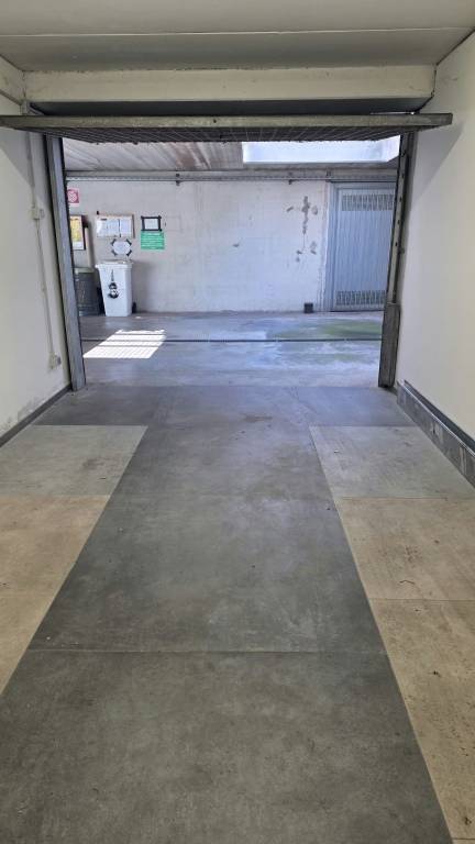 box auto in vendita a Milano in zona Quarto Cagnino