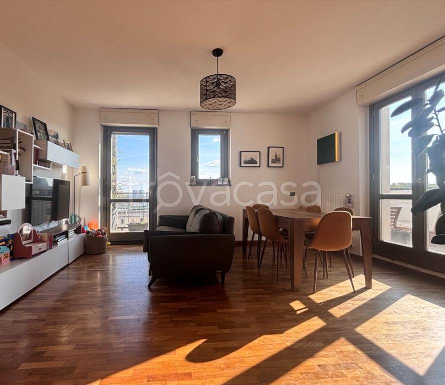 appartamento in vendita a Milano in zona Farini
