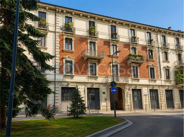 appartamento in vendita a Milano in zona Sempione