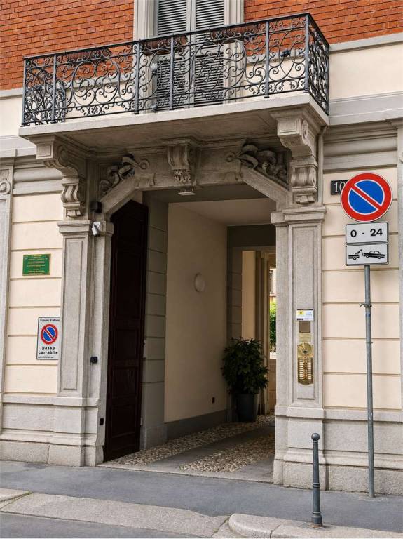 appartamento in vendita a Milano in zona Sempione