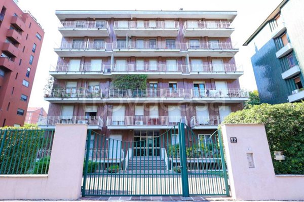 appartamento in vendita a Milano in zona Bande Nere