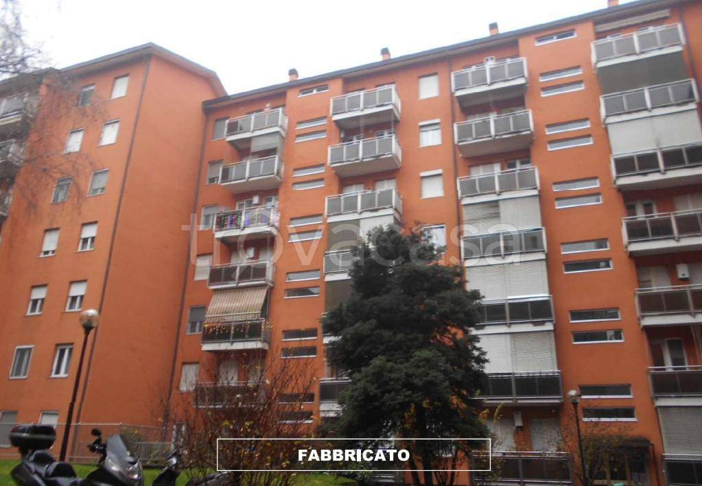 appartamento in vendita a Milano in zona Forlanini