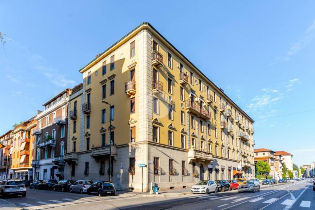 appartamento in vendita a Milano in zona Forze Armate