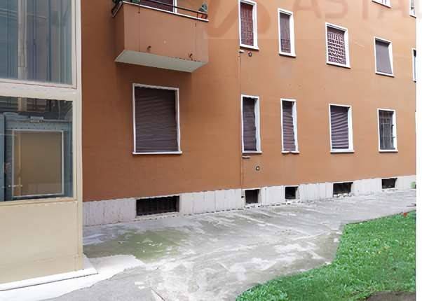 appartamento in vendita a Milano in zona Cascina dei Pomi