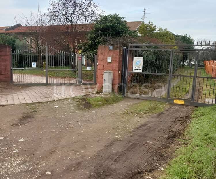 appartamento in vendita a Milano in zona Baggio