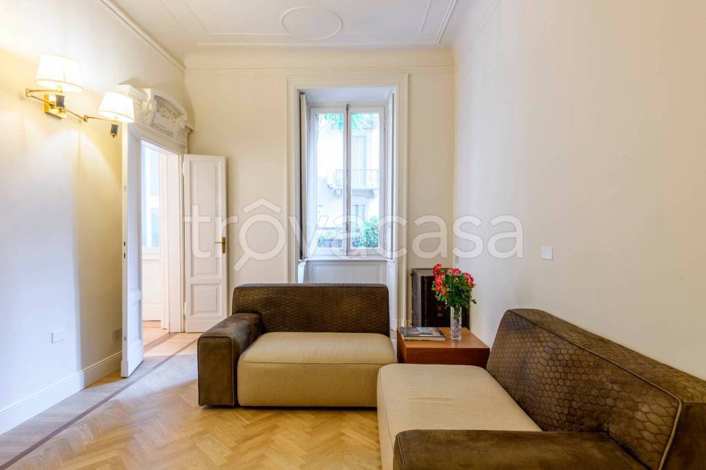 appartamento in vendita a Milano in zona Cadorna