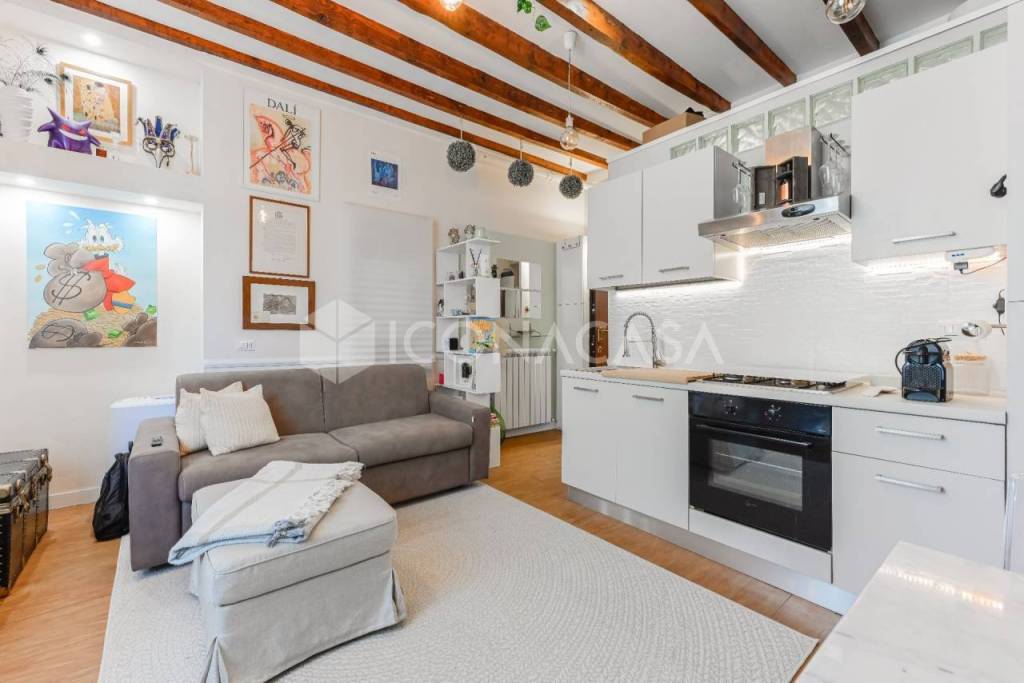 appartamento in vendita a Milano in zona Città Studi
