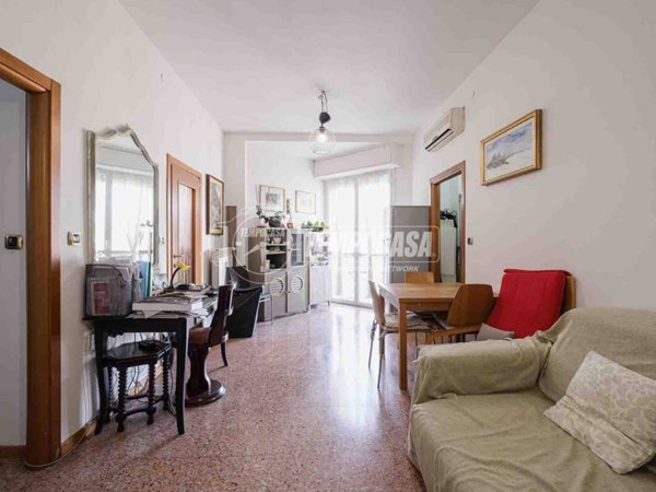 appartamento in vendita a Milano in zona Ponte Seveso