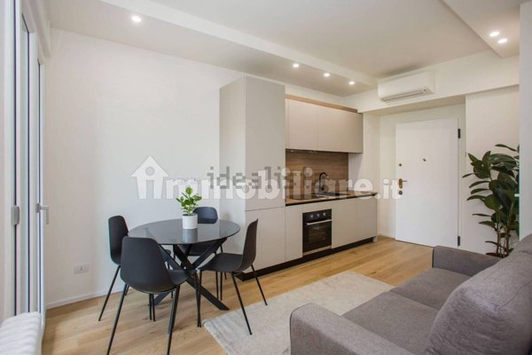 appartamento in vendita a Milano in zona De Angeli