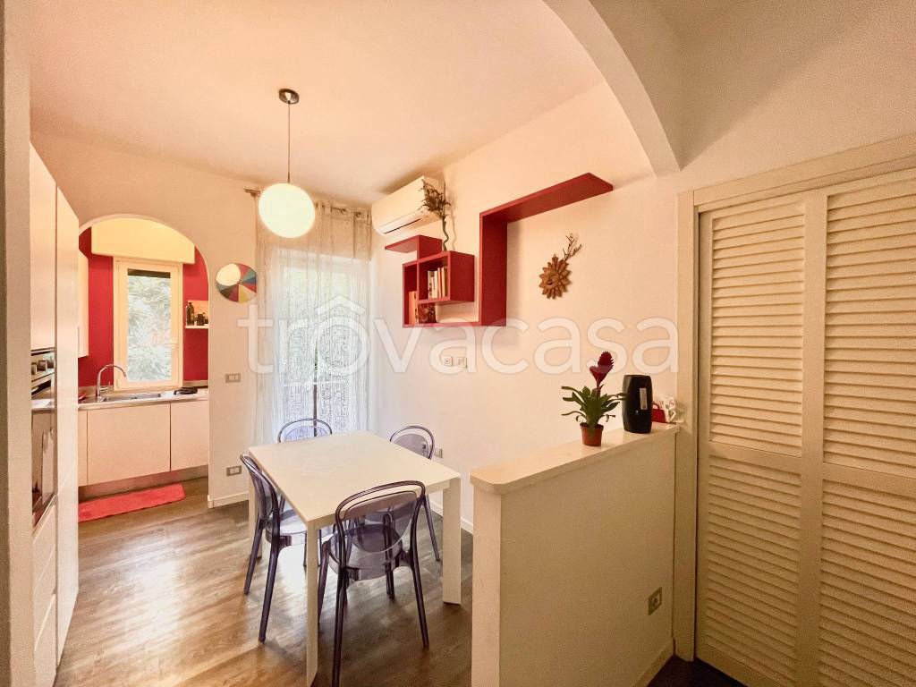 appartamento in vendita a Milano in zona Lorenteggio