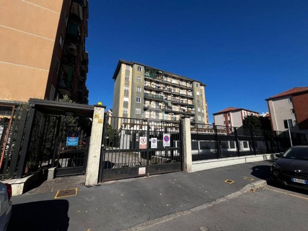 box auto in vendita a Milano in zona Ronchetto sul Naviglio