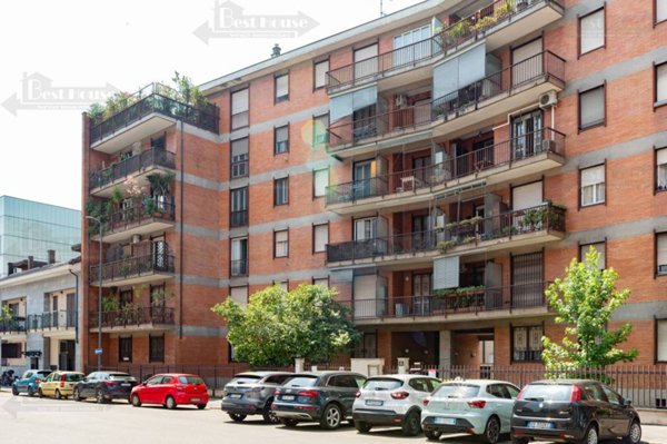 appartamento in vendita a Milano in zona Feltre