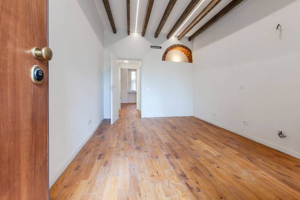 appartamento in vendita a Milano in zona Loreto