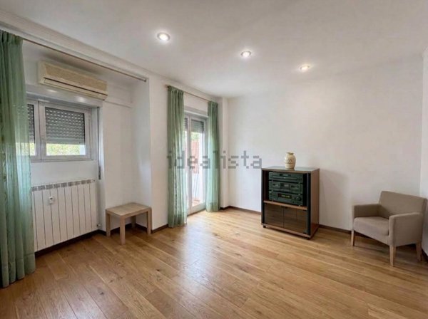 appartamento in vendita a Milano in zona Lorenteggio