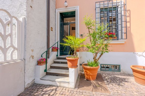 casa indipendente in vendita a Milano in zona XXII Marzo