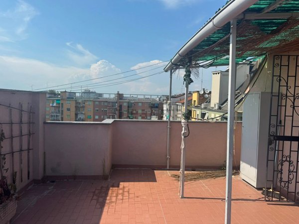appartamento in vendita a Milano in zona Lorenteggio