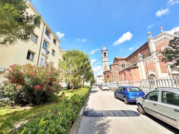 appartamento in vendita a Milano in zona Rogoredo