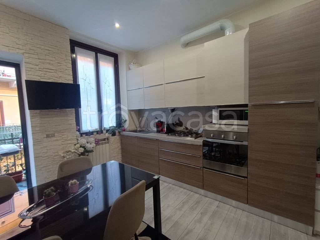 appartamento in vendita a Milano in zona Corvetto
