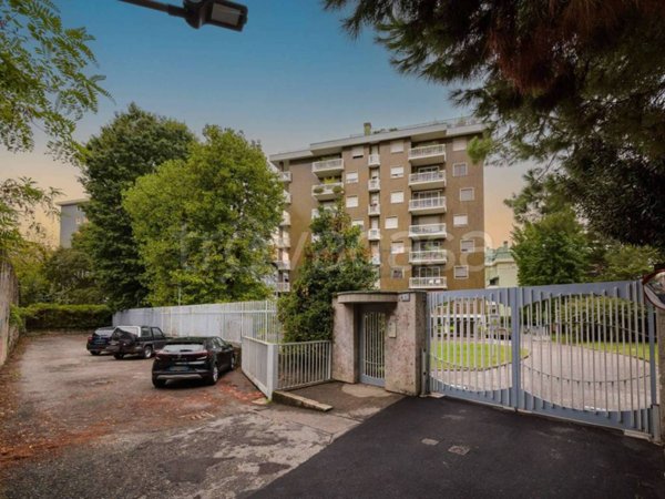 appartamento in vendita a Milano in zona San Siro