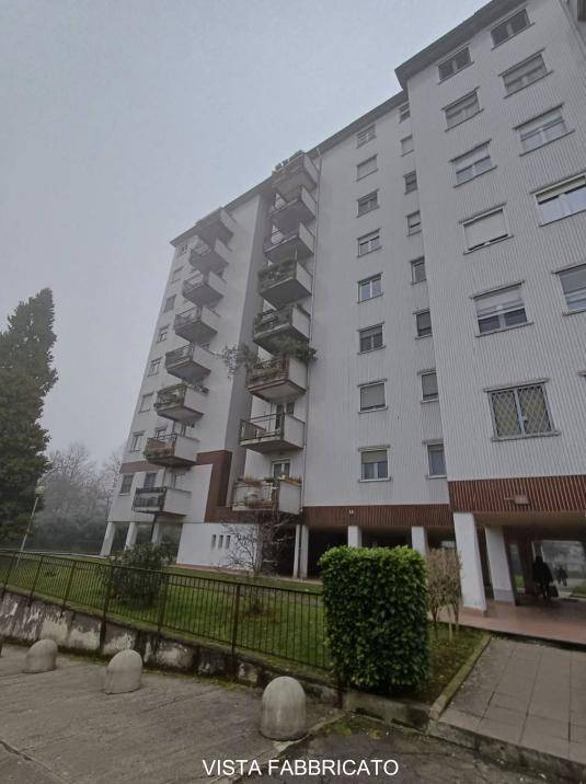 appartamento in vendita a Milano in zona Forze Armate