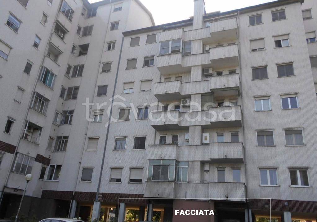 appartamento in vendita a Milano in zona Forze Armate