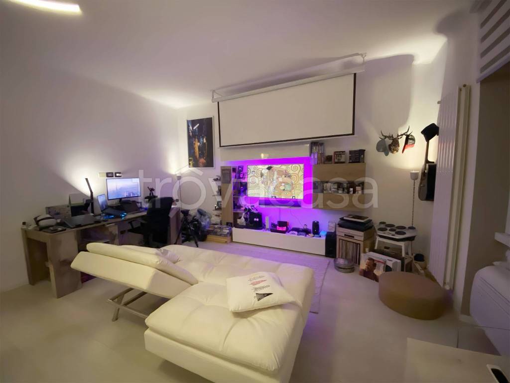 appartamento in vendita a Milano in zona Villapizzone