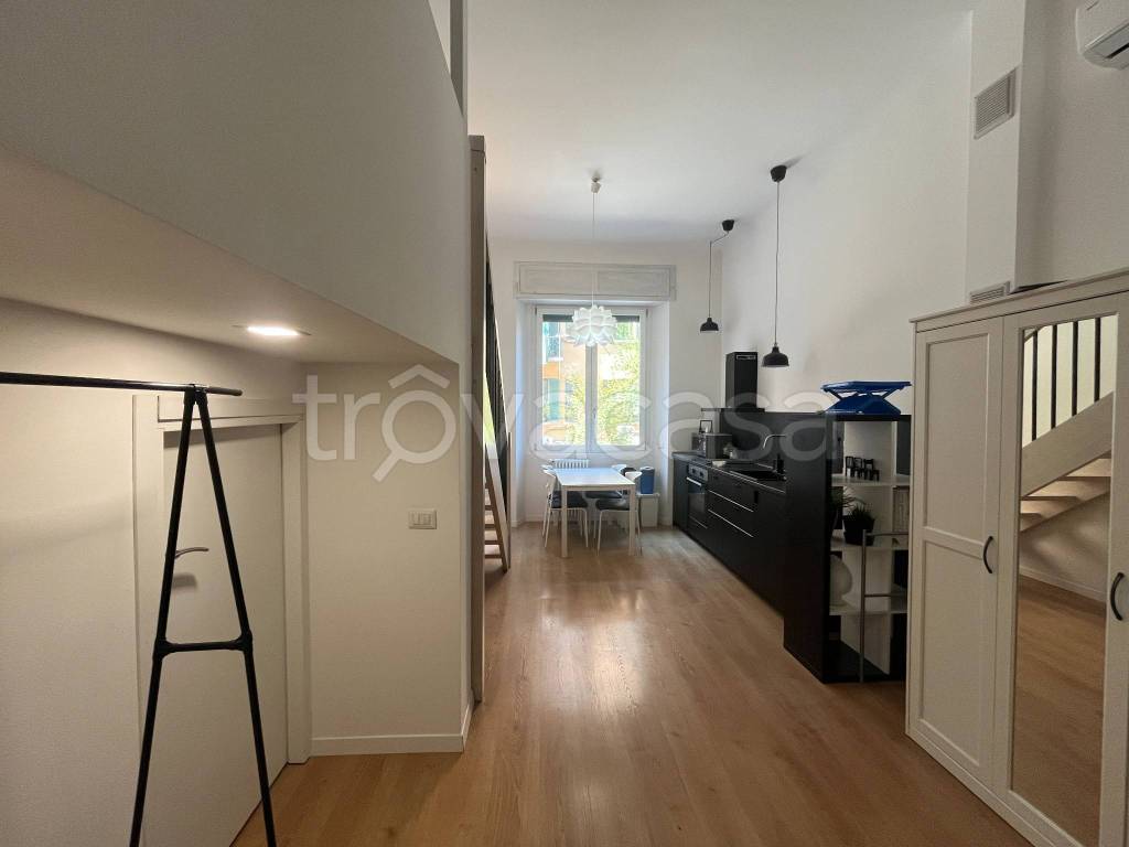 appartamento in vendita a Milano in zona Famagosta