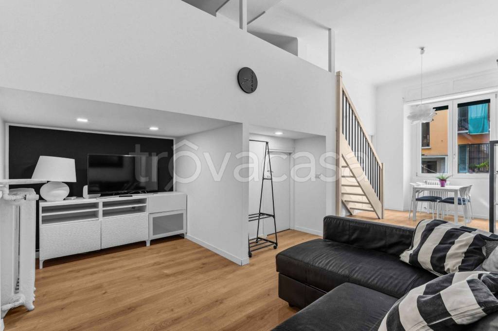 appartamento in vendita a Milano in zona Famagosta
