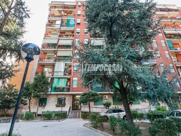 appartamento in vendita a Milano in zona Quarto Oggiaro