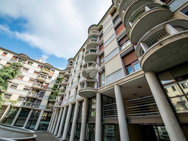 appartamento in vendita a Milano in zona Bocconi