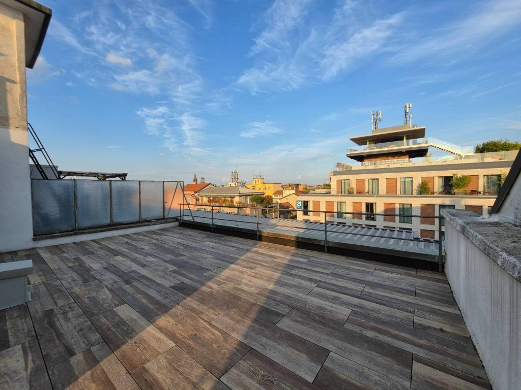appartamento in vendita a Milano in zona Porta Genova