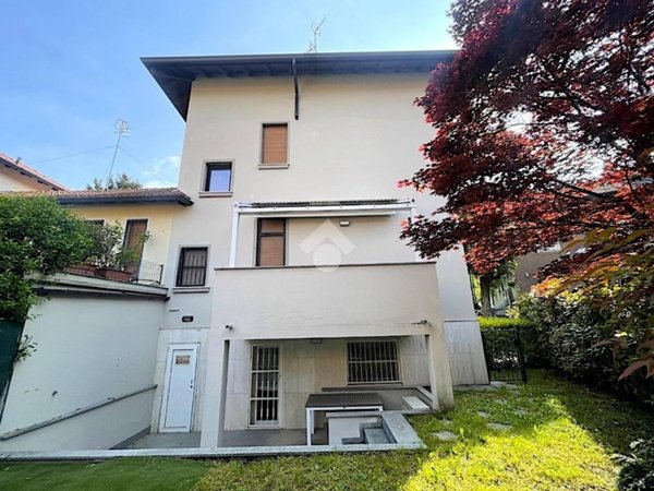 casa indipendente in vendita a Milano in zona Isola