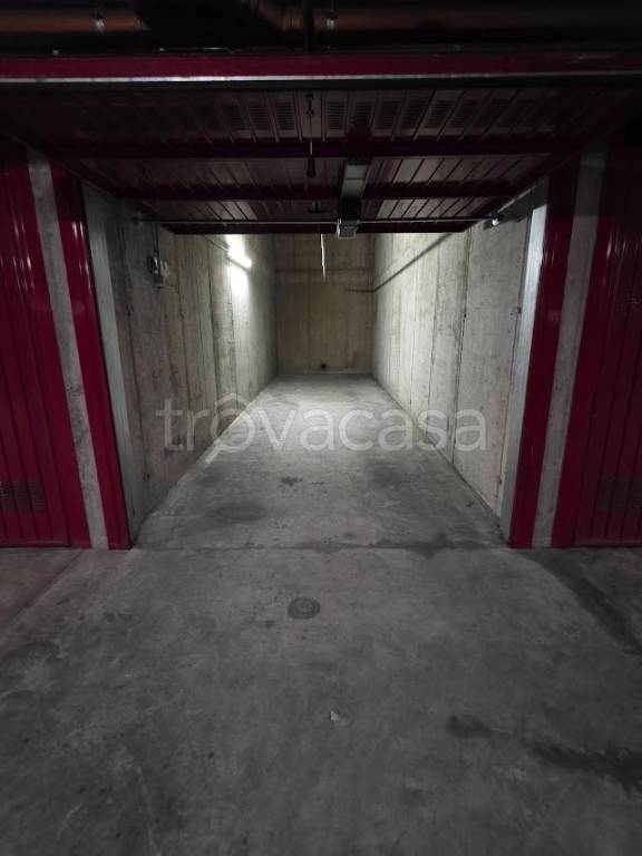 box auto in vendita a Milano in zona Bocconi