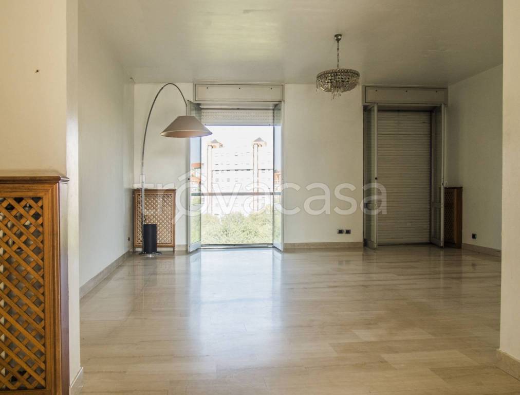 appartamento in vendita a Milano in zona Baggio
